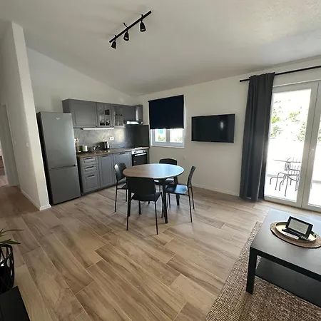 Climber Apartment *